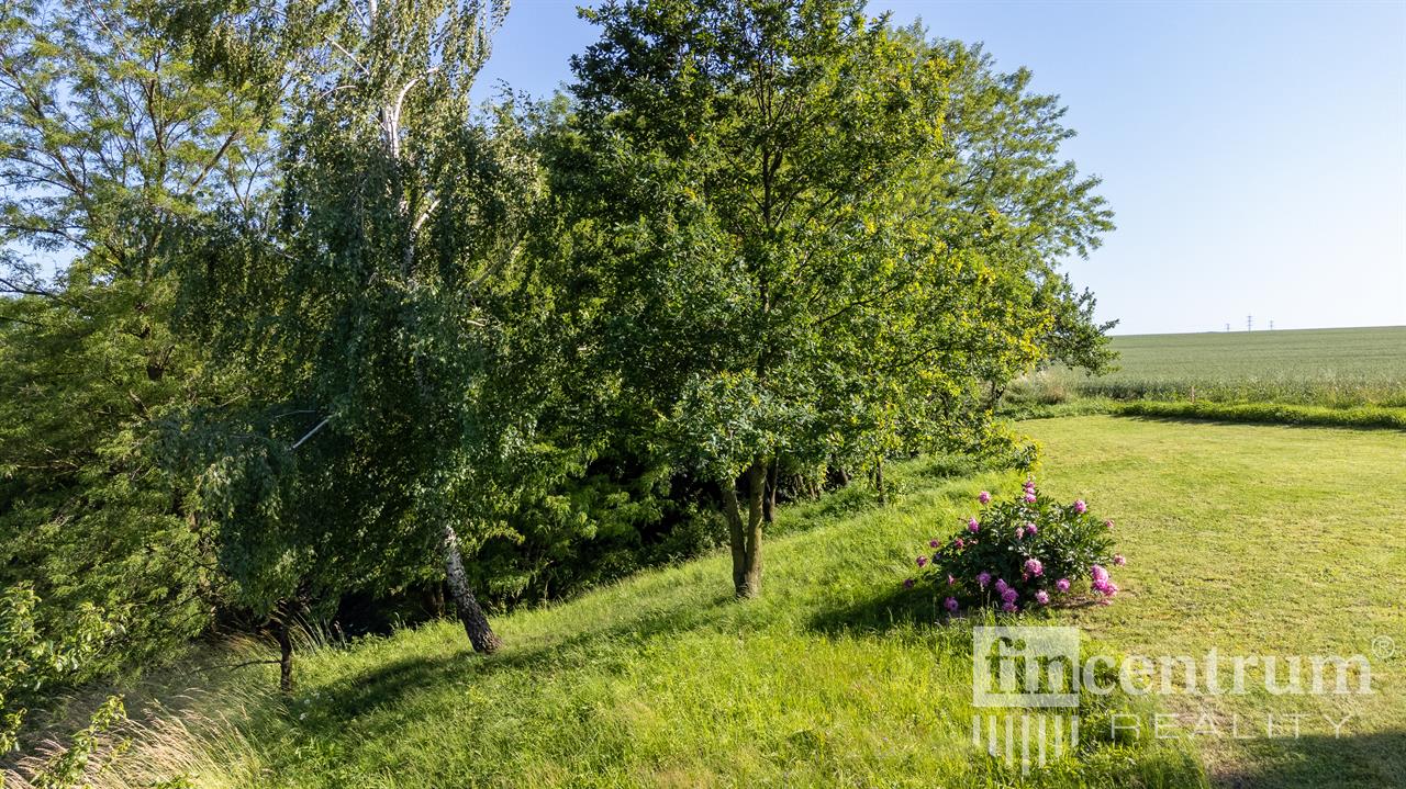Prodej stavebního pozemku 4996 m2, Hranice