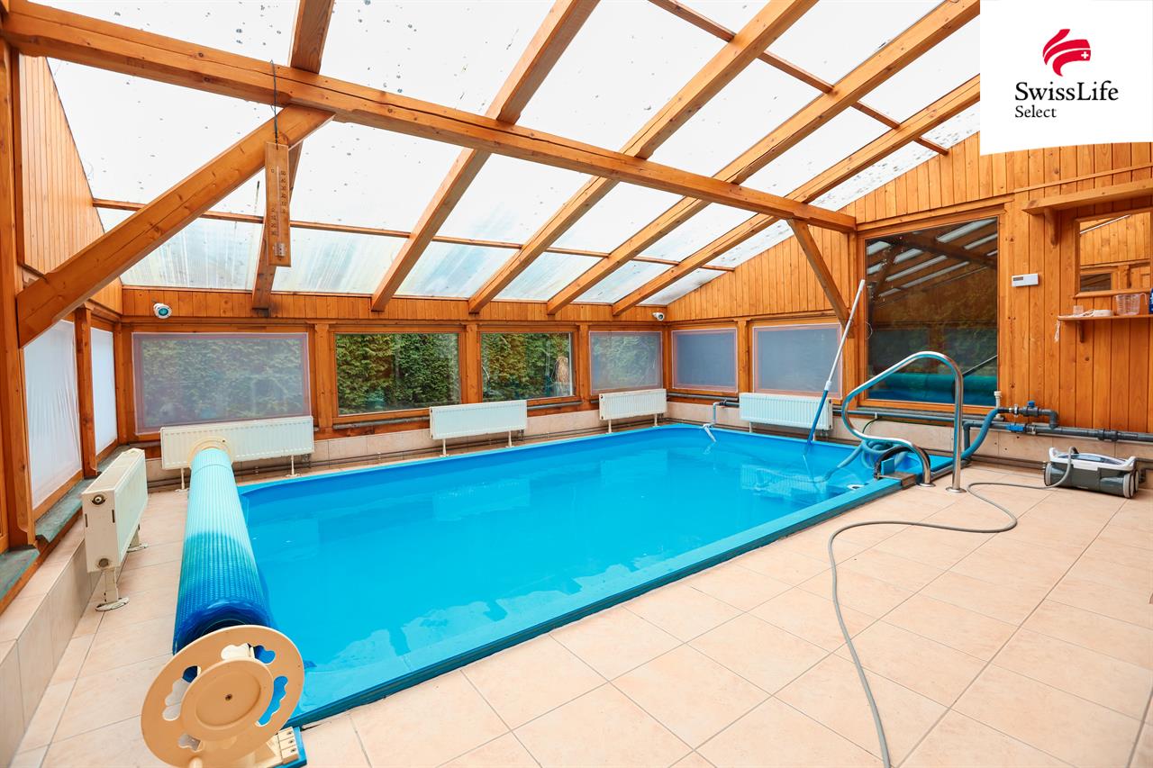 Prodej rodinného domu 400 m2 Husovy sady, Černovice