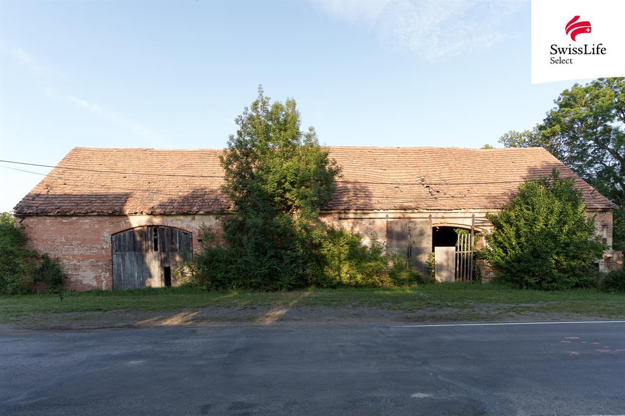 Prodej rodinného domu 620 m2, Klobuky