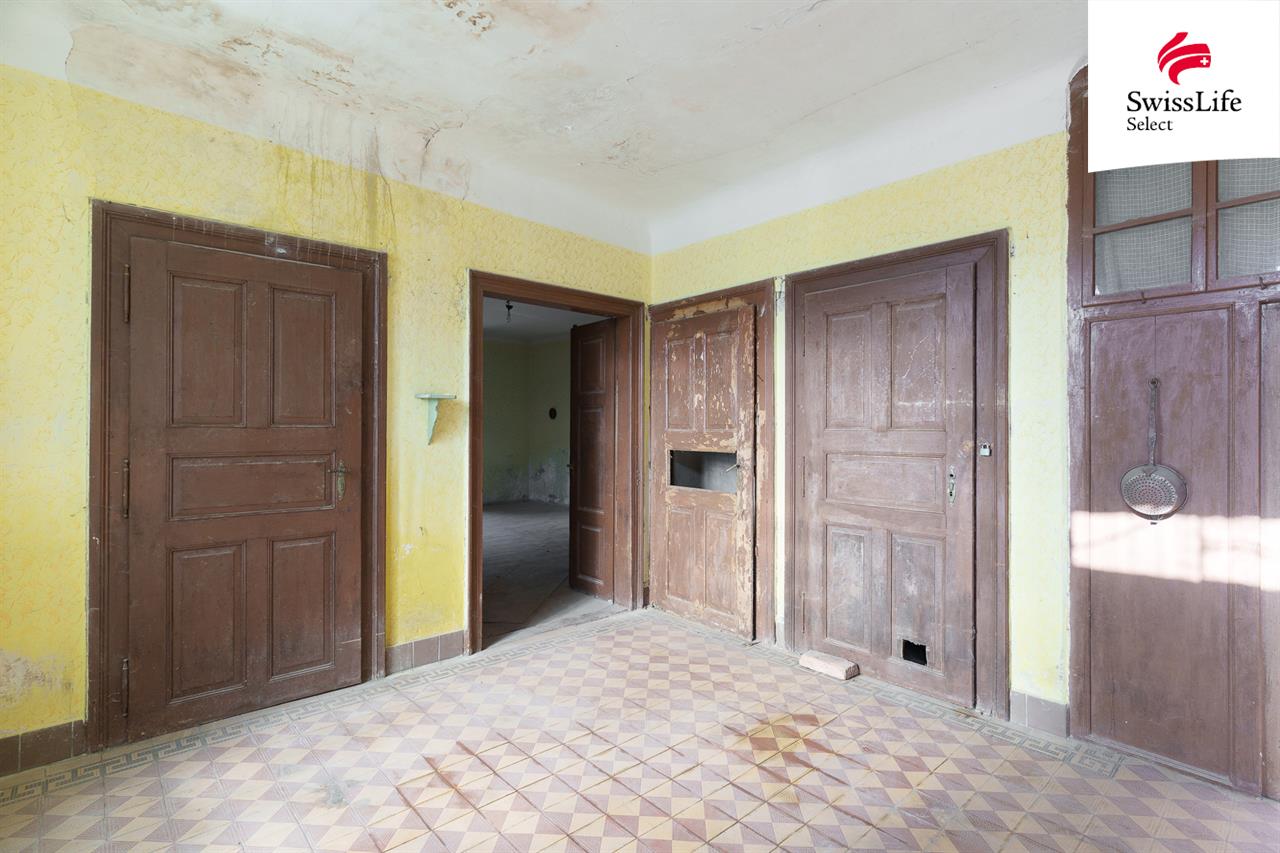 Prodej rodinného domu 620 m2, Klobuky