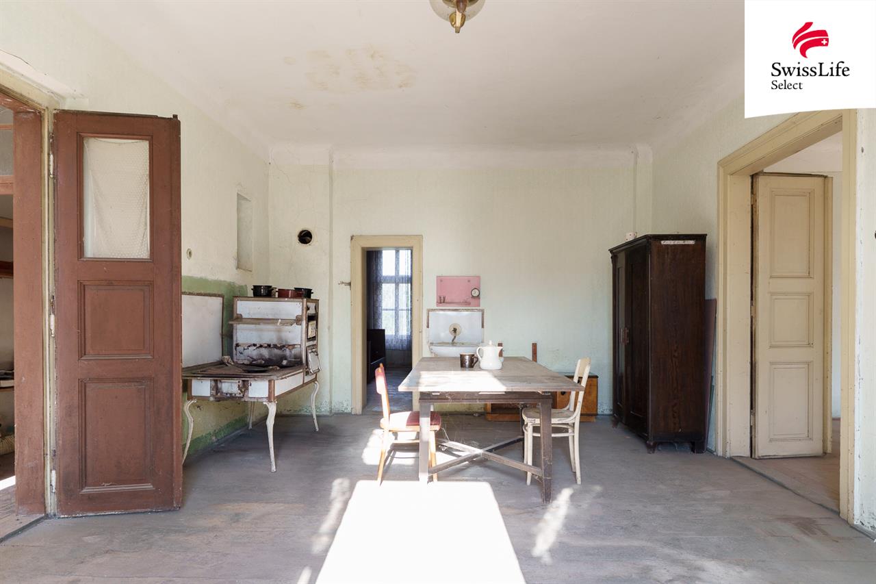 Prodej rodinného domu 620 m2, Klobuky