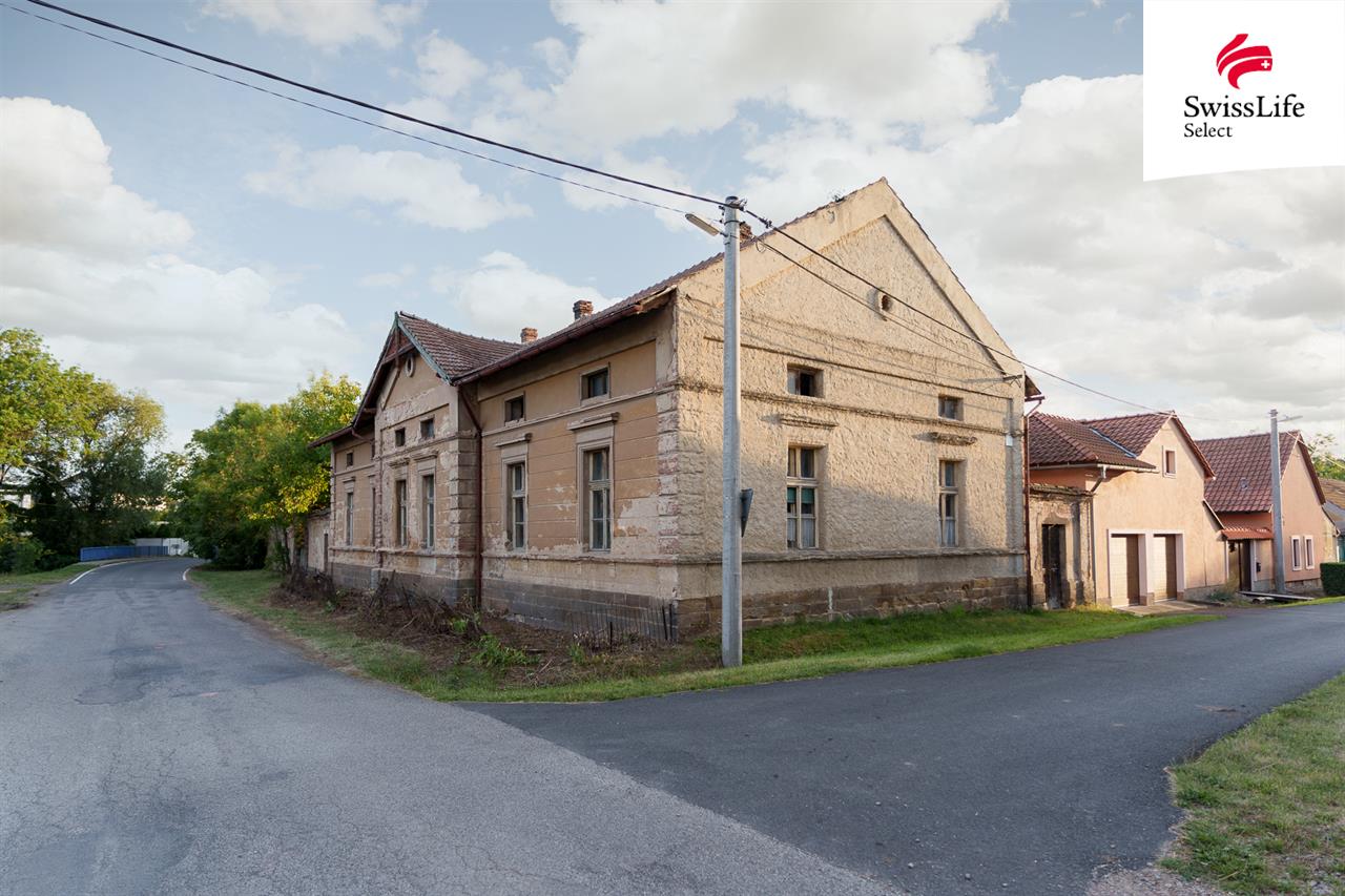 Prodej rodinného domu 620 m2, Klobuky