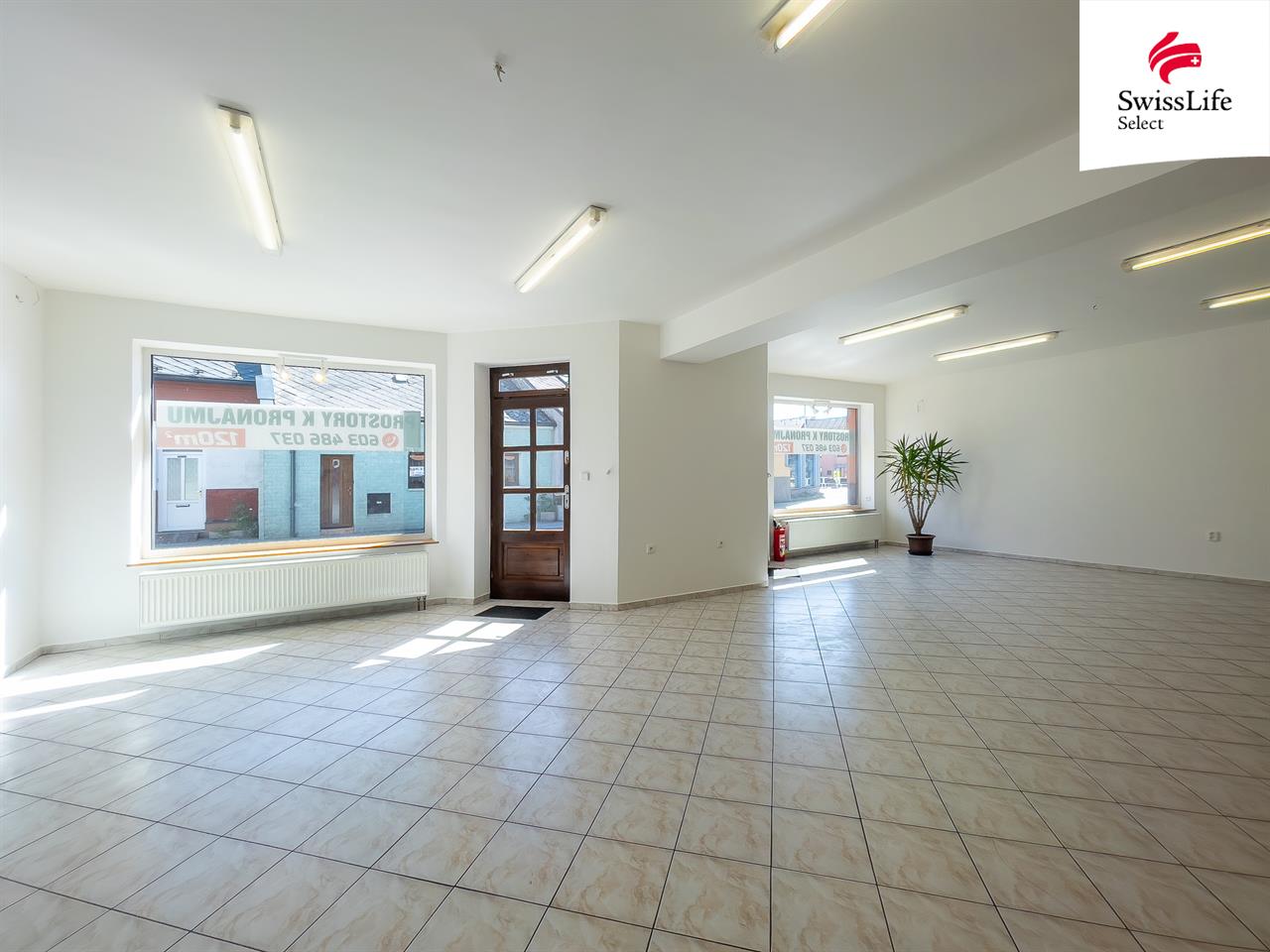 Pronájem obchodního prostoru 120 m2 Husova, Polička