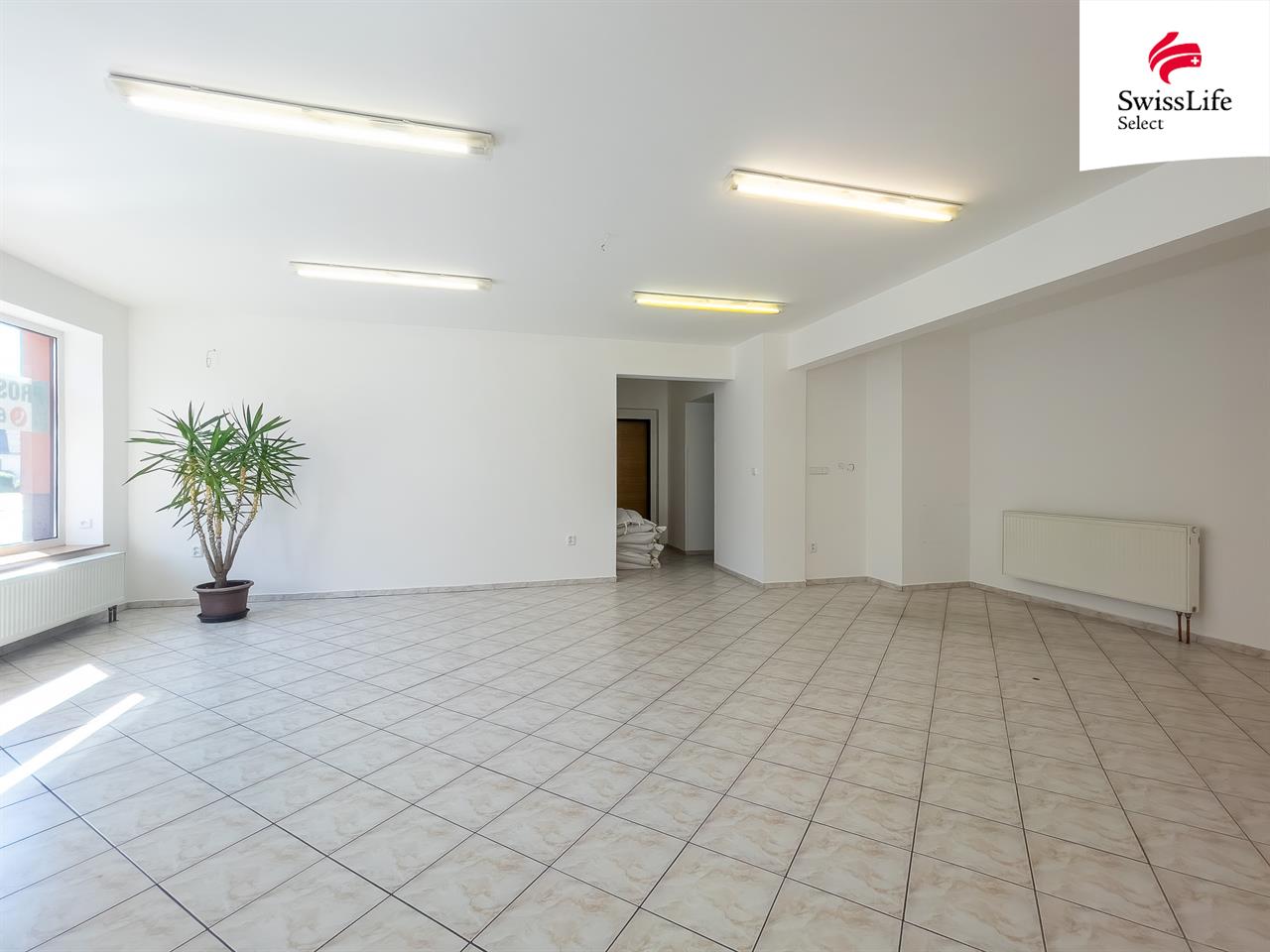 Pronájem obchodního prostoru 120 m2 Husova, Polička