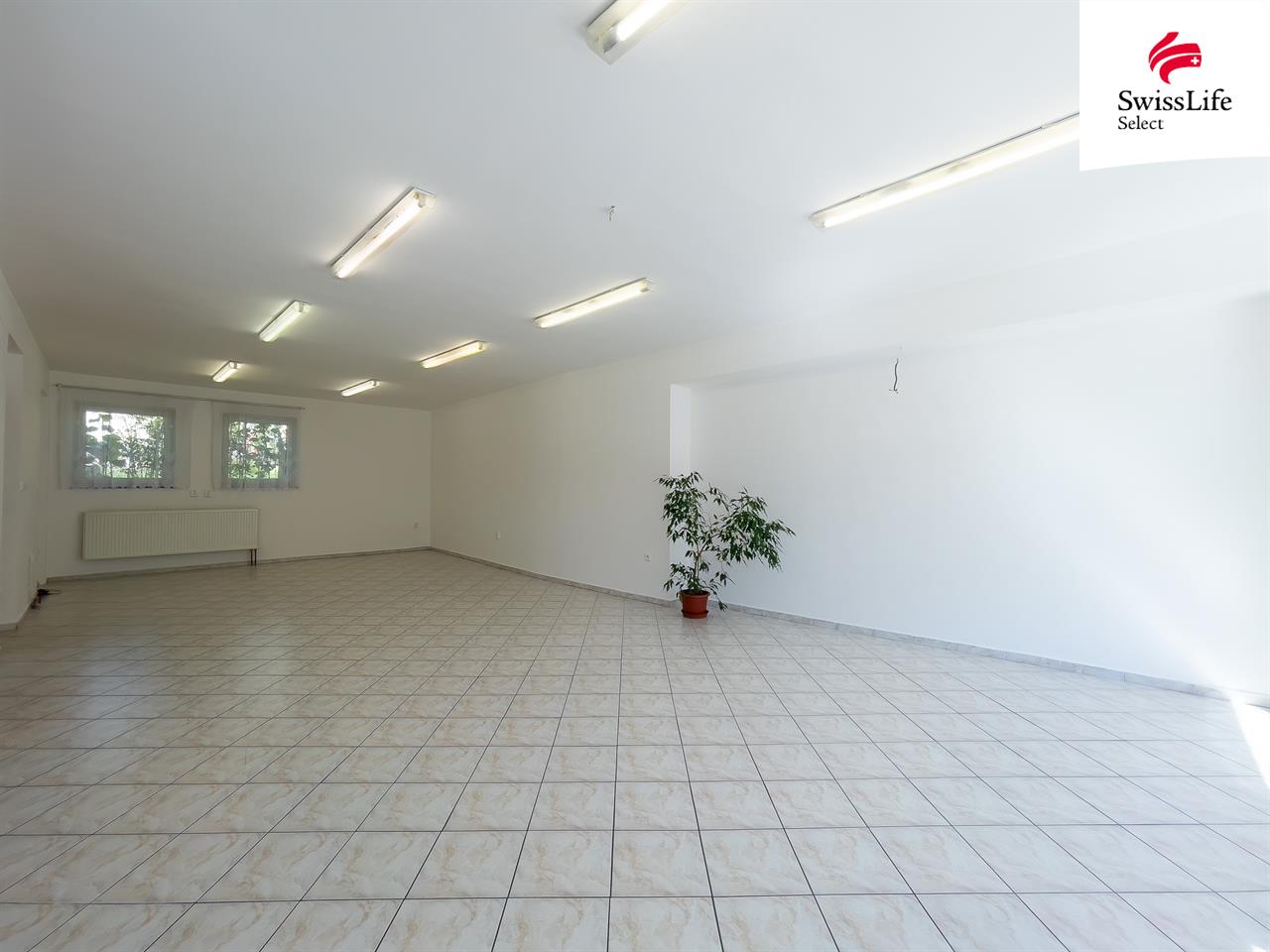 Pronájem obchodního prostoru 120 m2 Husova, Polička