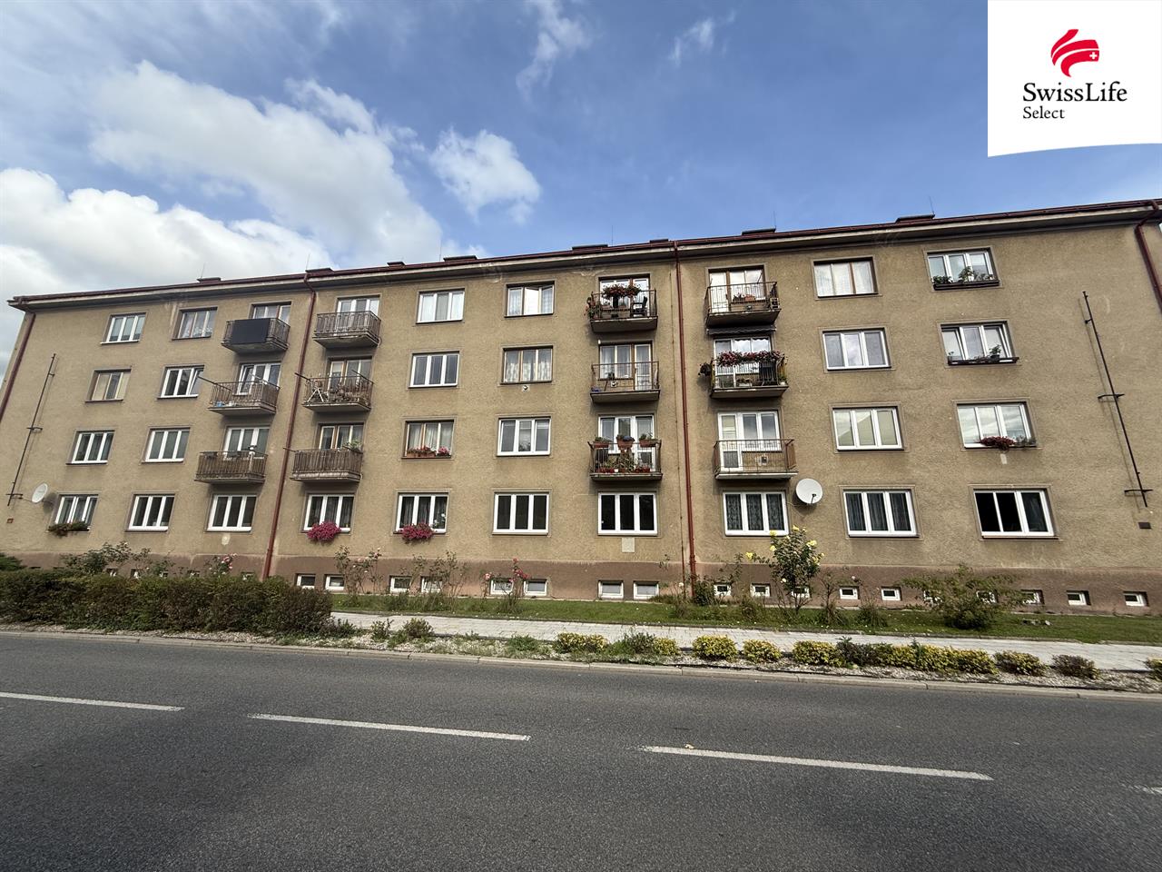 Pronájem bytu 2+1 64 m2 Na Veselce, Úpice