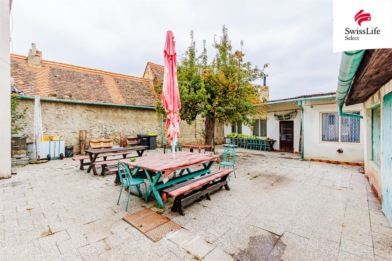 Prodej restaurace 267 m2, Hostěradice