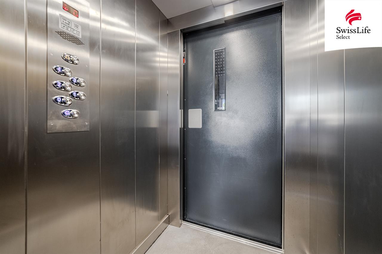 Prodej skladového prostoru 1400 m2, Sulejovice