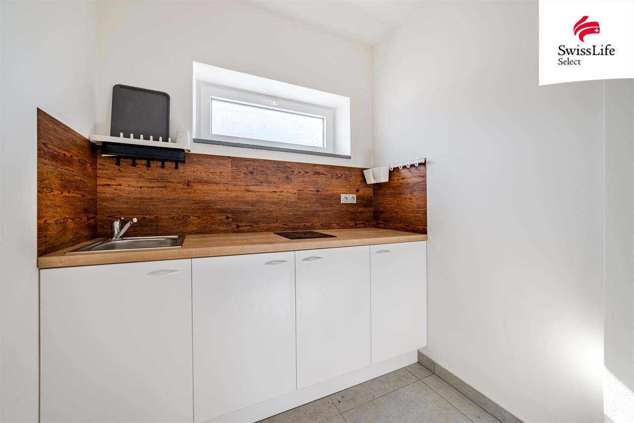 Prodej skladového prostoru 1400 m2, Sulejovice