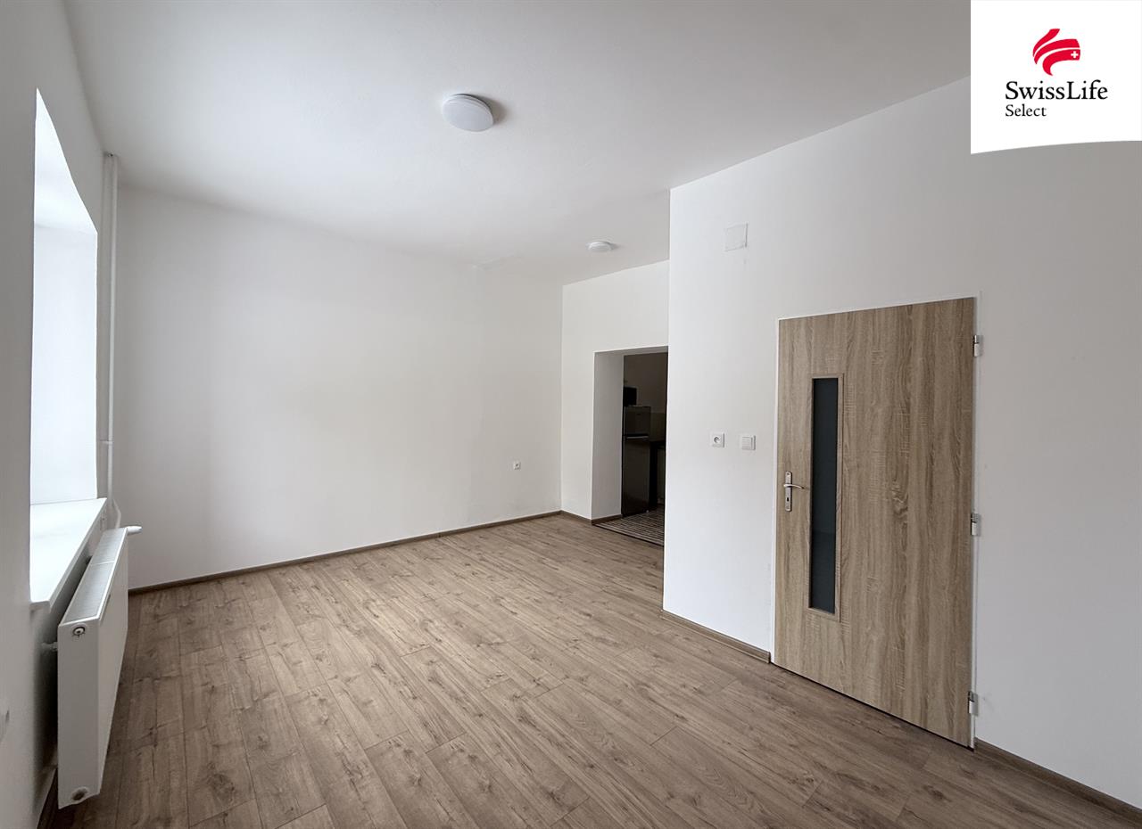 Pronájem bytu 1+kk 33 m2 Spojenců, Úpice