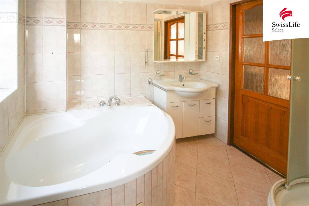 Prodej rodinného domu 240 m2, Hodice