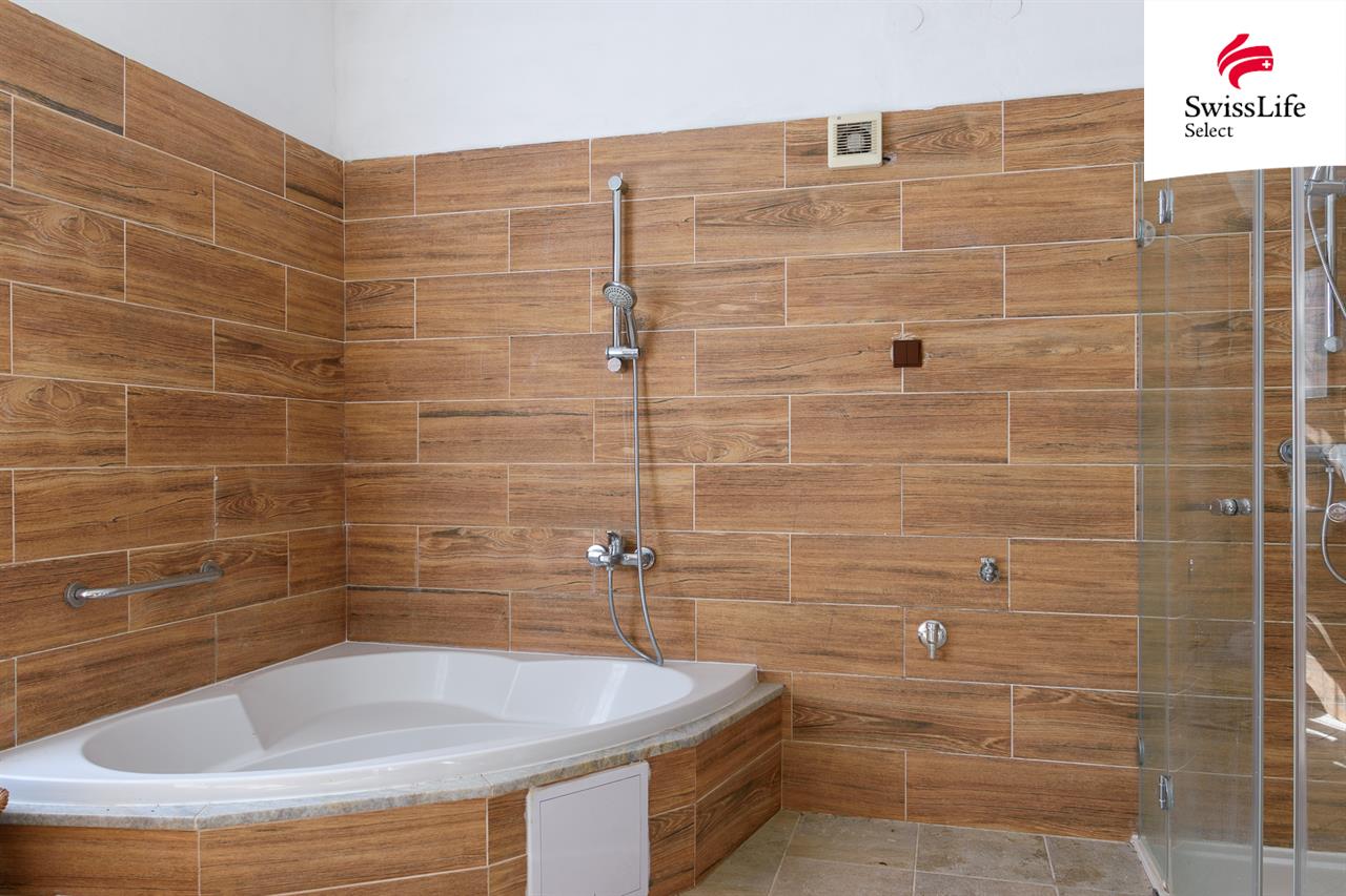 Prodej rodinného domu 400 m2, Černá Voda