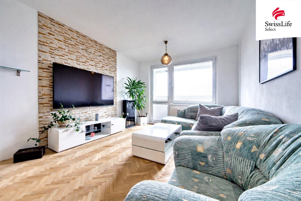 Prodej bytu 3+1 64 m2 Komenského náměstí, Říčany