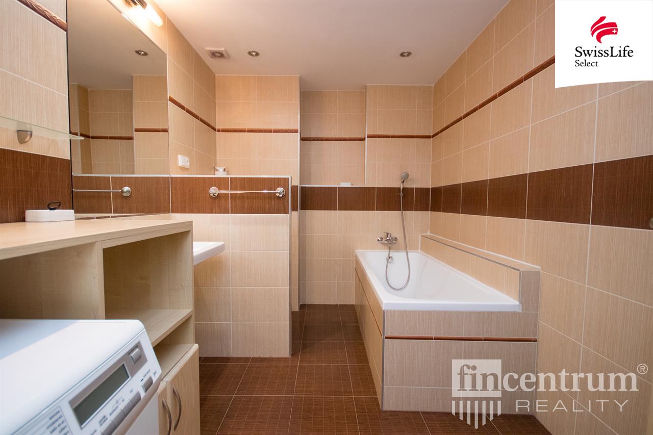 Pronájem bytu 2+kk 59 m2 náměstí Dukelských hrdinů, Pardubice