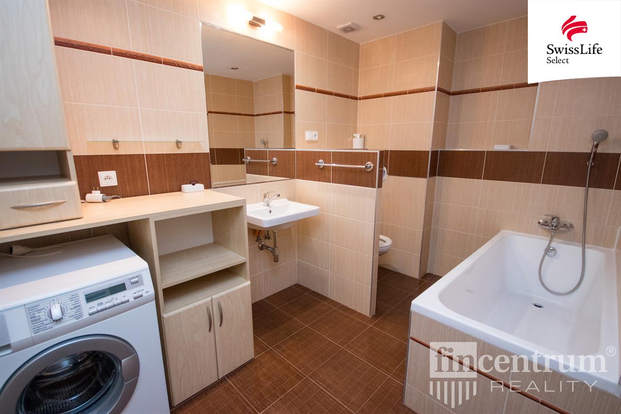 Pronájem bytu 2+kk 59 m2 náměstí Dukelských hrdinů, Pardubice