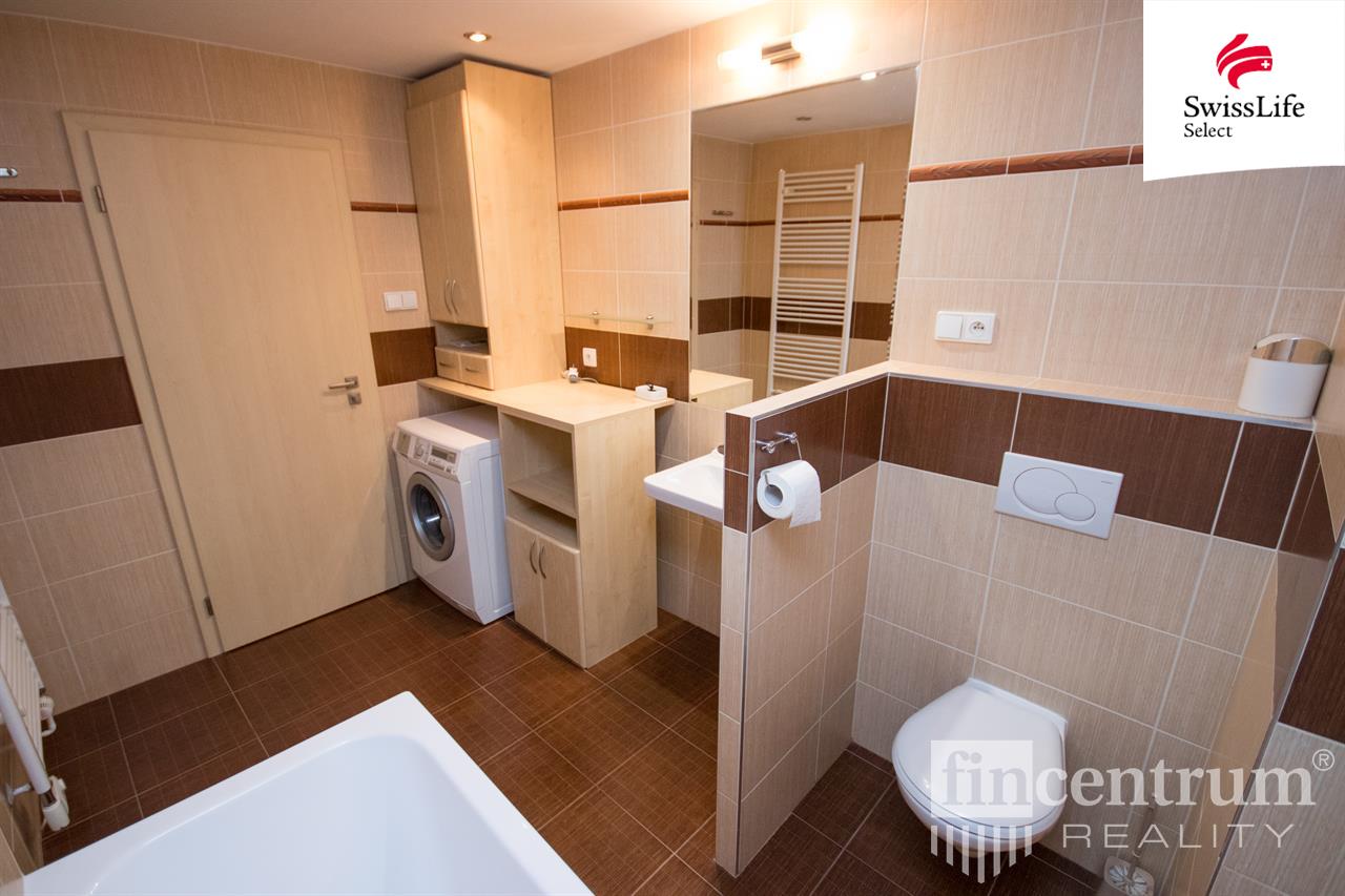 Pronájem bytu 2+kk 59 m2 náměstí Dukelských hrdinů, Pardubice