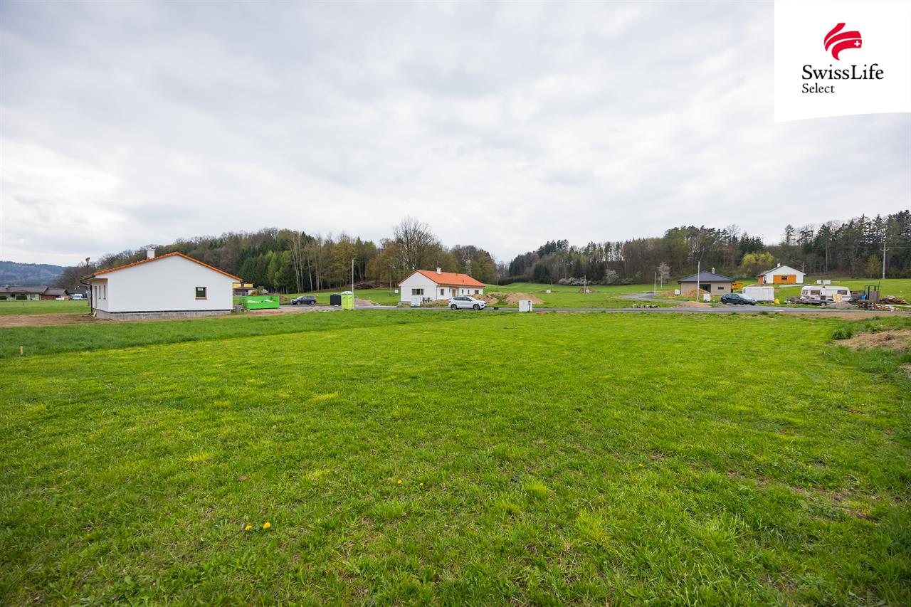 Prodej stavebního pozemku 1097 m2 Helvíkovice