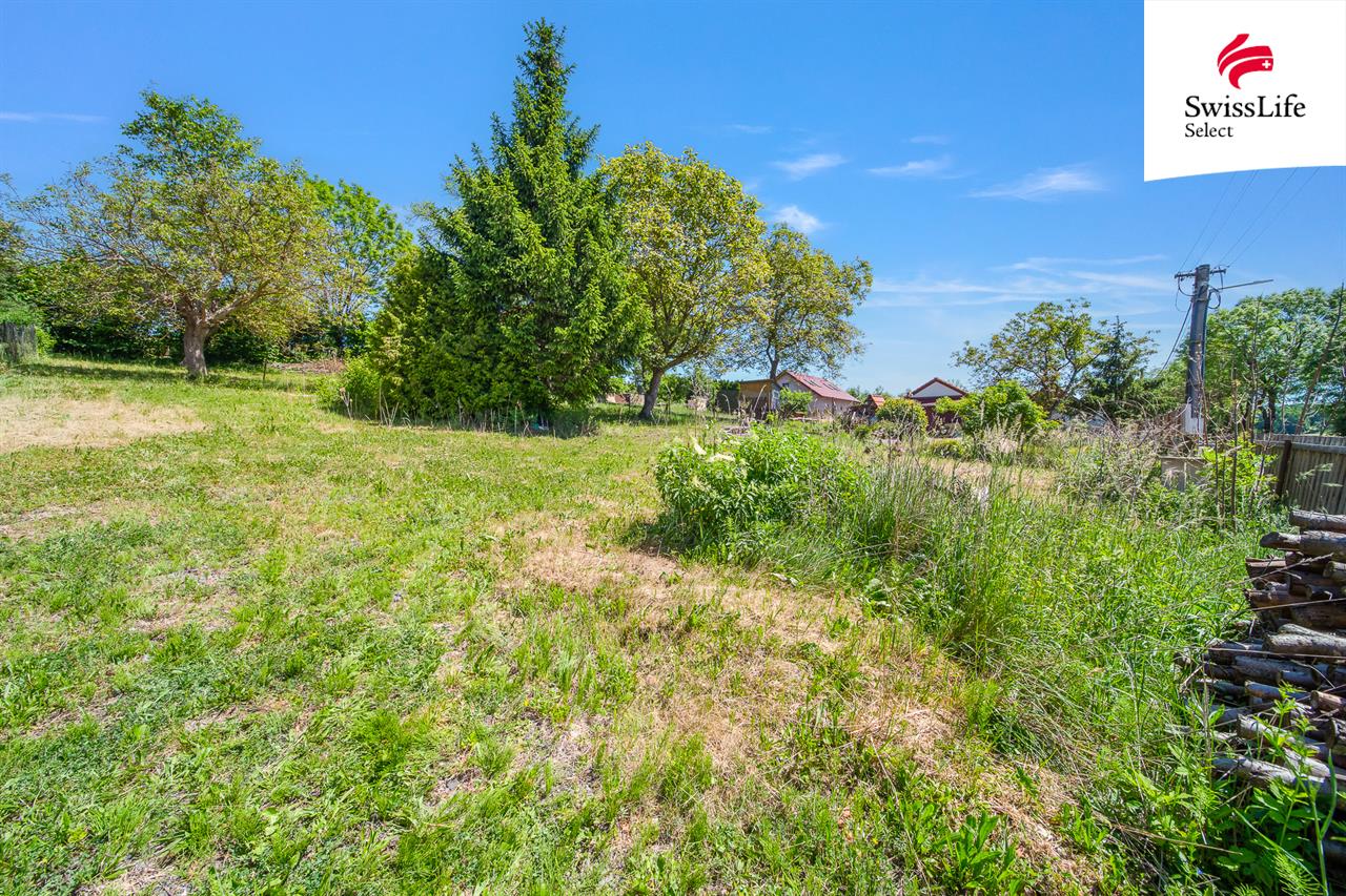 Prodej stavebního pozemku 857 m2 Benátky