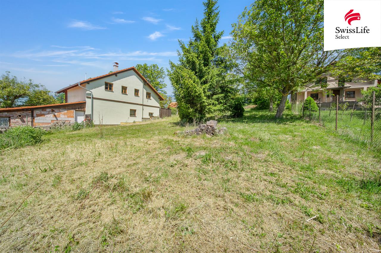 Prodej stavebního pozemku 857 m2 Benátky