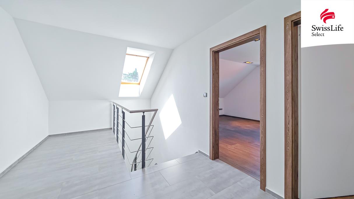 Prodej rodinného domu 211 m2, Ostrov