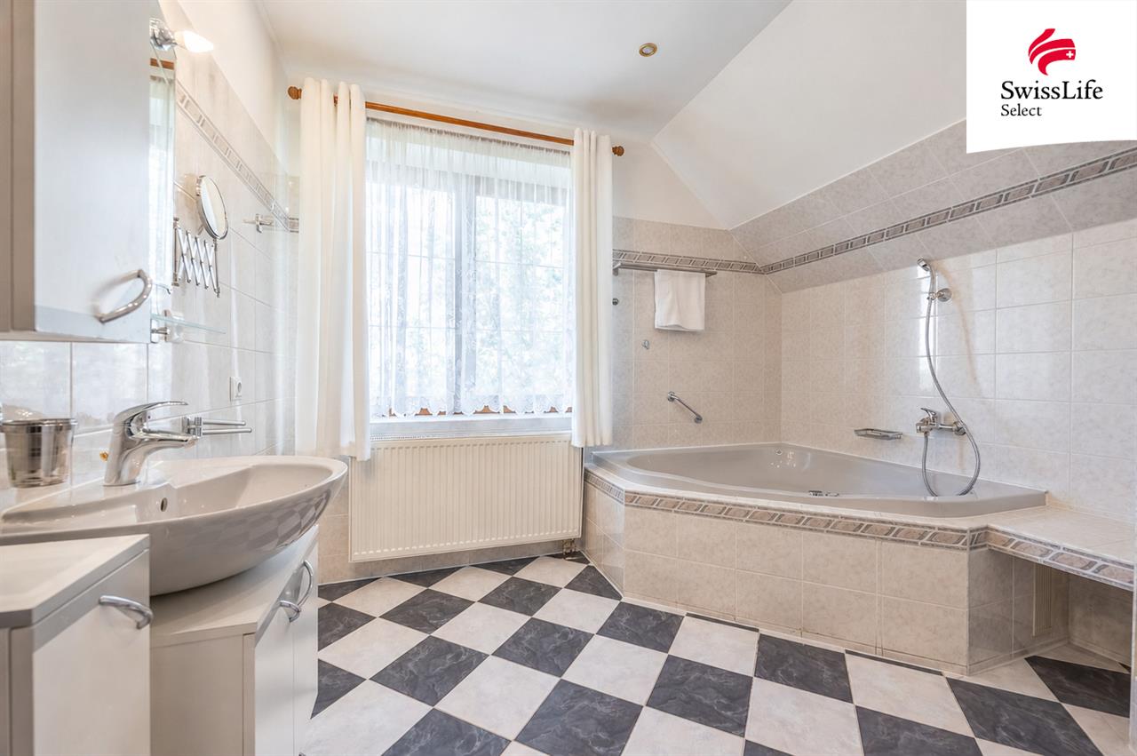 Prodej vícegeneračního domu 436 m2 Na losách, Praha