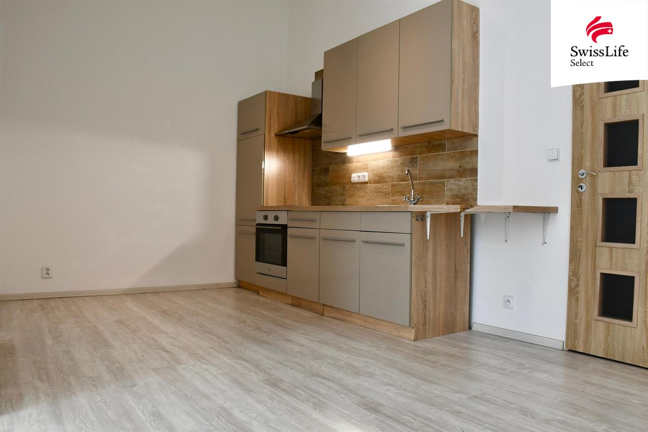 Pronájem bytu 2+kk 54 m2 nám. 8. května, Meziboří
