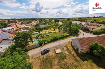 Prodej stavebního pozemku 700 m2, Hajany