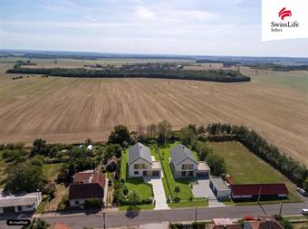 Prodej stavebního pozemku 1518 m2 Měník
