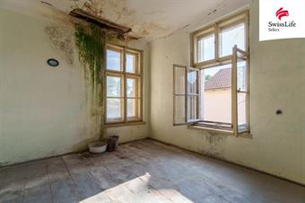 Prodej rodinného domu 620 m2, Klobuky