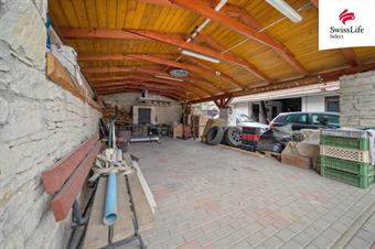 Prodej rodinného domu 550 m2, Moravany