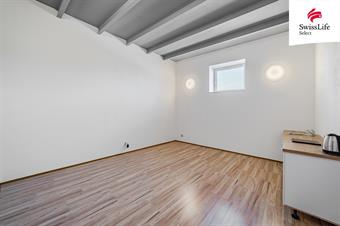 Prodej skladového prostoru 1400 m2, Sulejovice